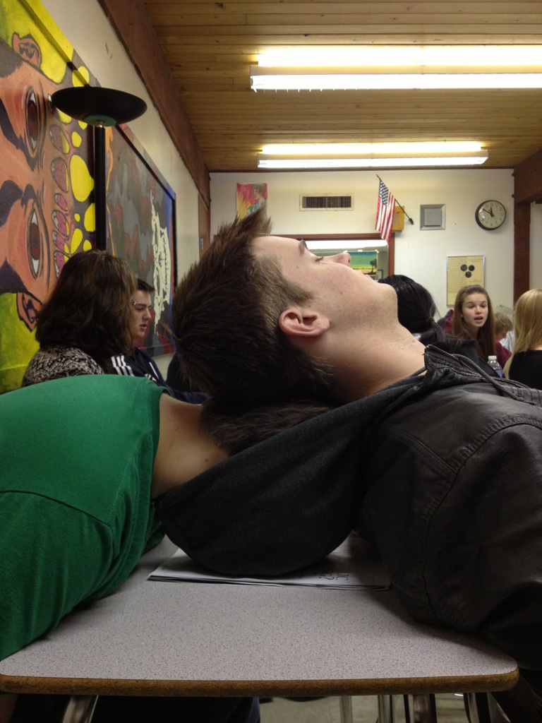 Dormir en clase sin que te vean
