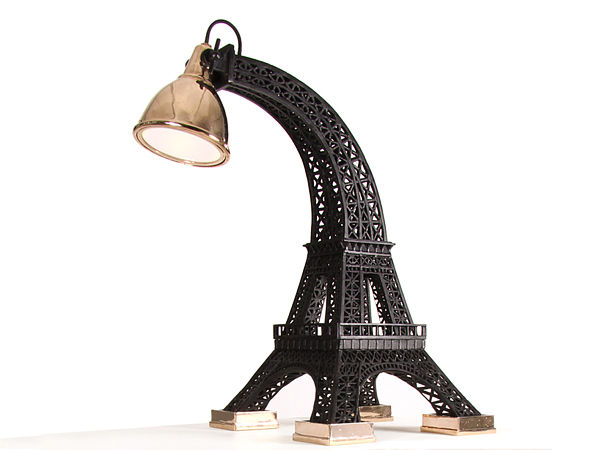 Lámpara de mesa inspirada en la Torre Eiffel