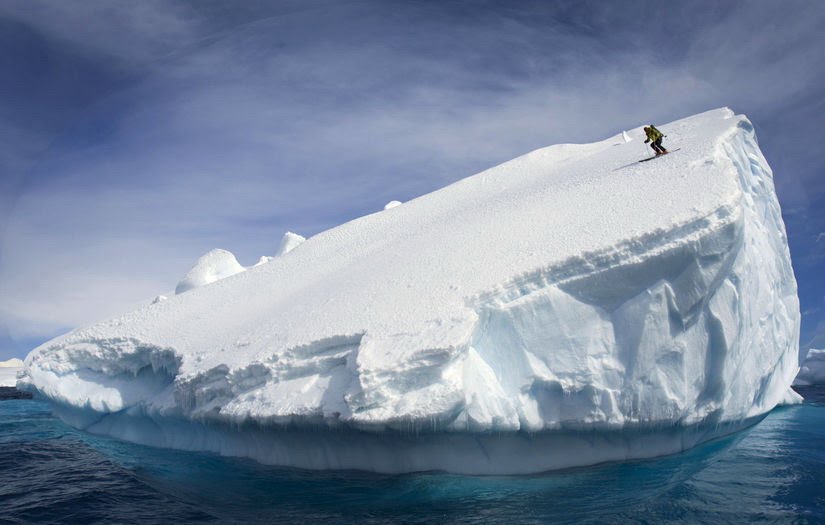 Esquiar encima de un iceberg