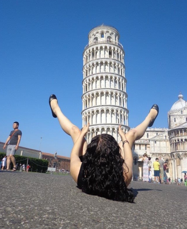 La foto más indecente de la Torre de Pisa