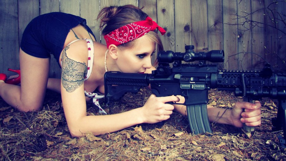 mujer armada
