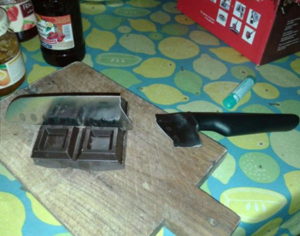 chocolate cuchillo partido
