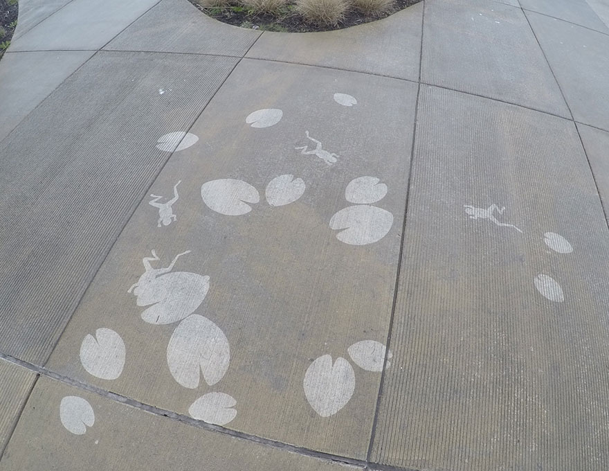 grafitis que se ven con agua