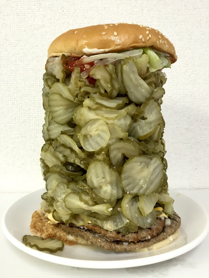 hamburguesa con 718 pepinillos