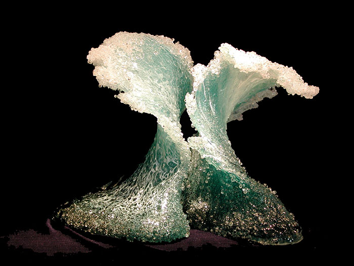 jarrones y esculturas con forma de olas 8