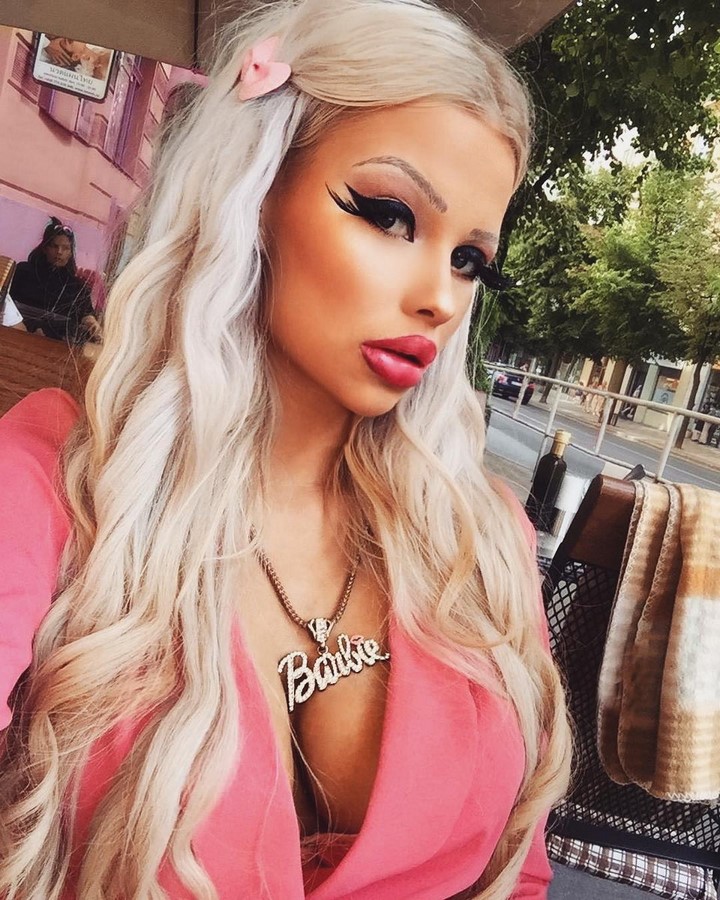 Barbie-checa
